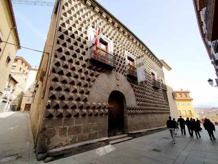 Casa de los Picos, Segovia