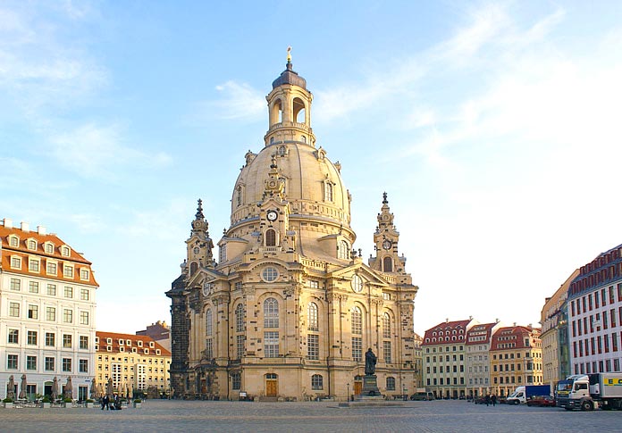 Edificaciones famosas reconstruidas tras tragedias - Iglesia Frauenkirche en Dresde