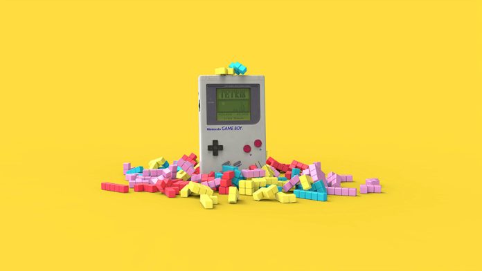 Game boy rodeada de piezas de Tetris