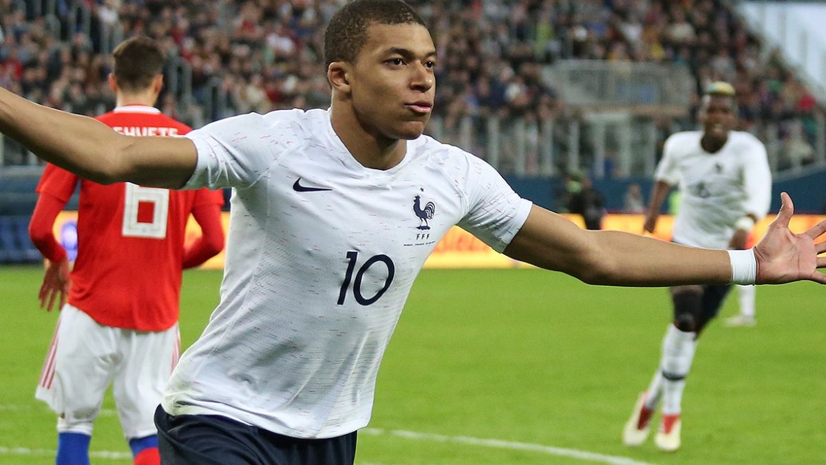 La incorporación de Kylian Mbappé al Real Madrid obliga al equipo a replantear su esquema de juego 